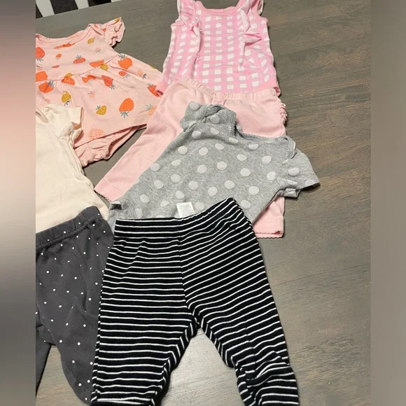 🤱🏼 Infant Girls Bundle | Size 0-3 months - Picture 2 of 15